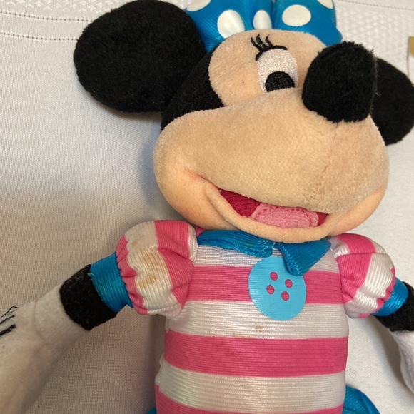 Disney “ Mini Mouse”Collectible Toy Figure clean but couple of small age spots. - Picture 5 of 5